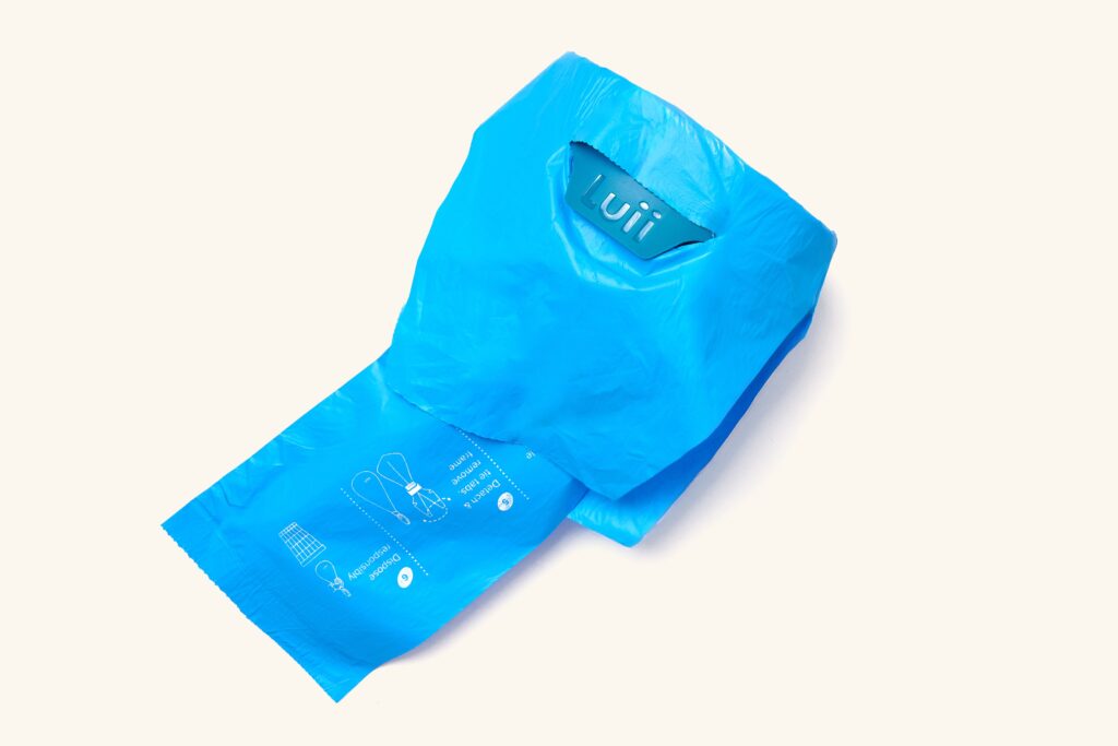 Luii Go handheld urinal