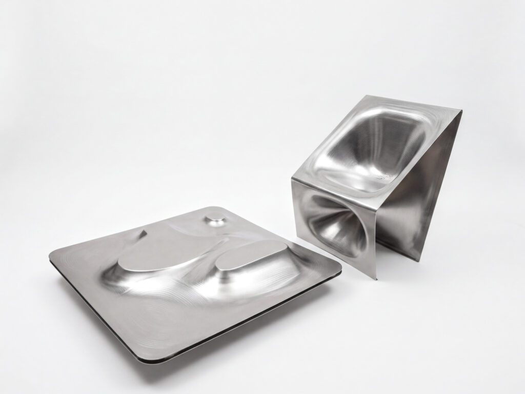 ALUMINATION chair and table